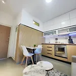Modern In Center ,balcony With Park & View