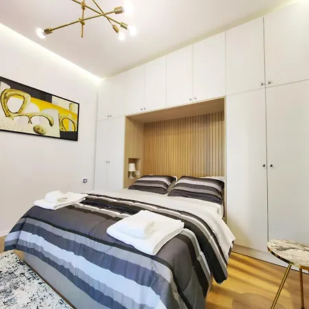 Modern In Center ,balcony With Park & View * Pogradec