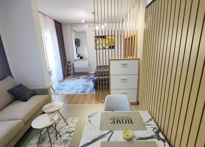 Apartment Modern In Center ,balcony With Park & View